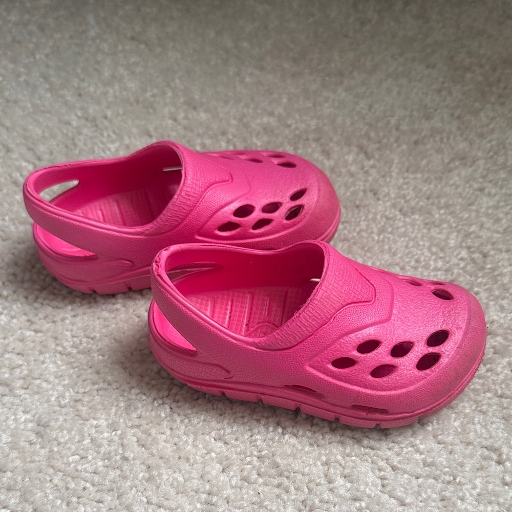 Vibrant Pink Kids Clogs